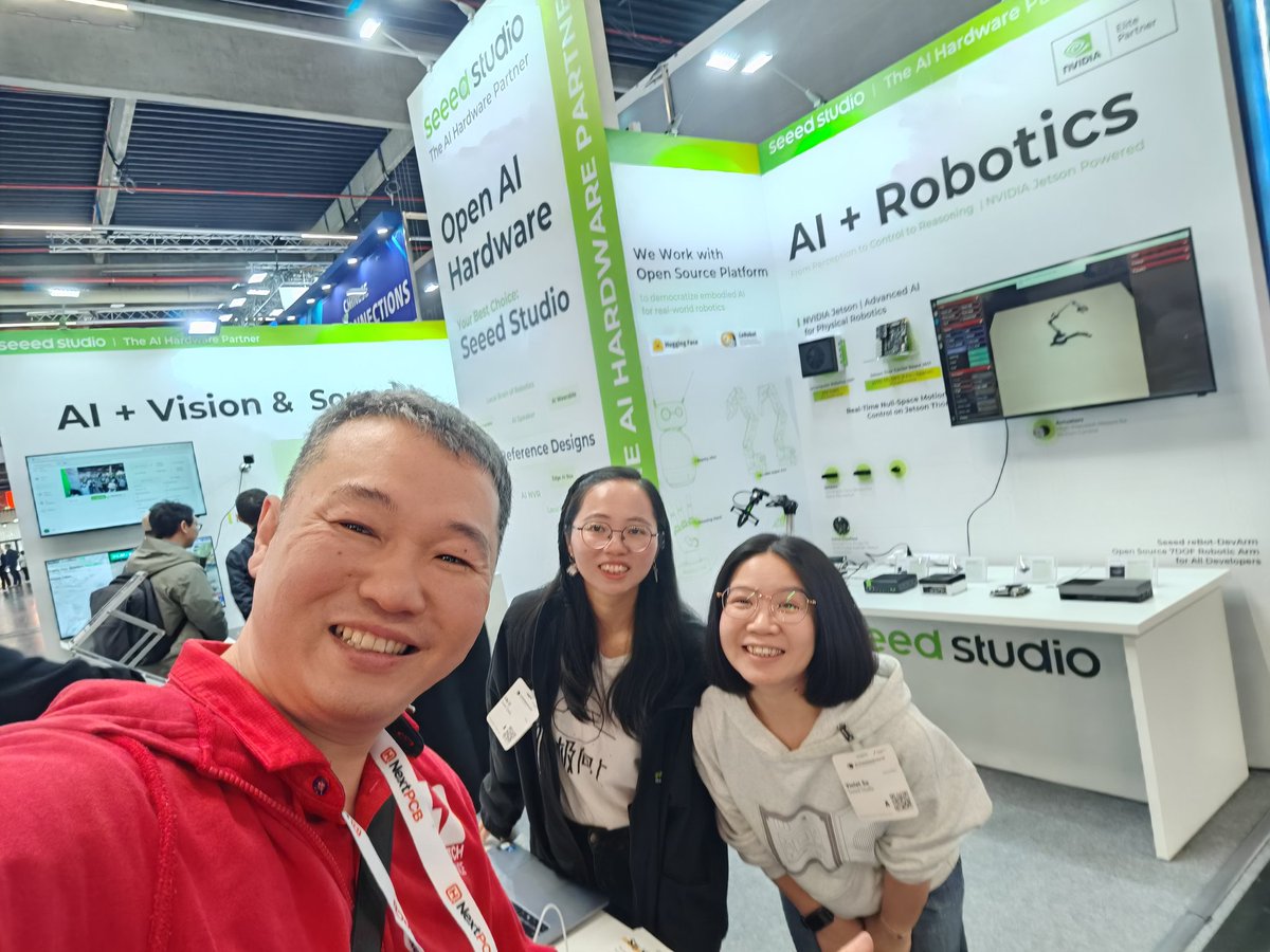 tks's tweet image. バイオレットスー神いなかったら今はないな

Great to meet
Violet Su from @seeedstudio at embedded world.
She is one of the key people building the global maker ecosystem.
#EmbeddedWorld #SeeedStudio #Maker #IoT