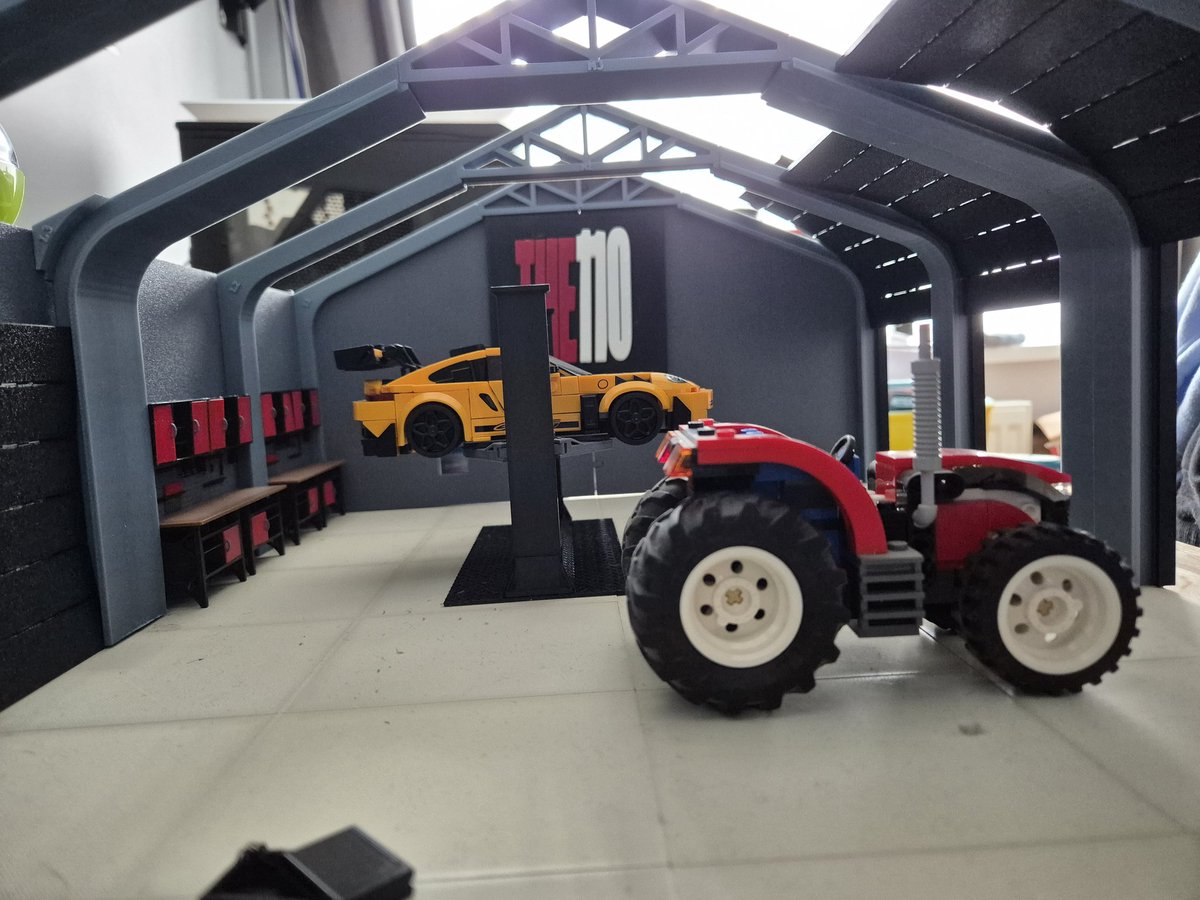 Jonah1992s's tweet photo. @Syndicate 3D printing a mini barn like your going to build, even 3d printed the 110 logo https://t.co/QrJktVo9cn