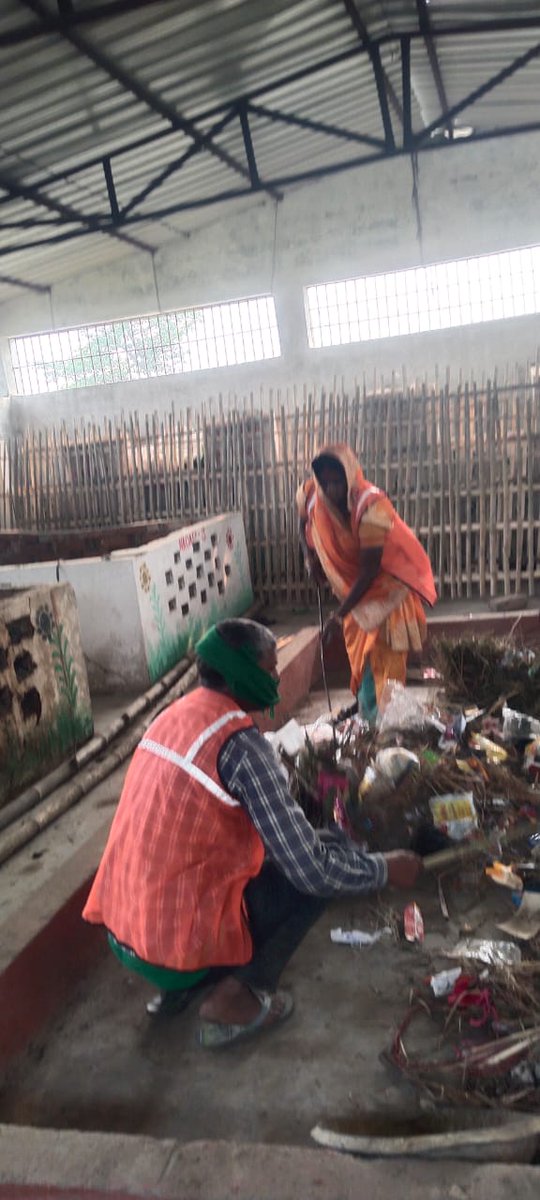 EcMotihari's tweet photo. Under #SBMG/#LSBA #WasteCollected from households in various #Panchayats is transported to #WPU where #SwachhtaWorkers carry out systematic segregation on #DesignatedPlatforms to ensure #ScientificProcessing and effective #SolidWasteManagement.
@Dm_Motihari @LSBA_Bihar @MoJSDDWS https://t.co/K6ZJXVl1pN