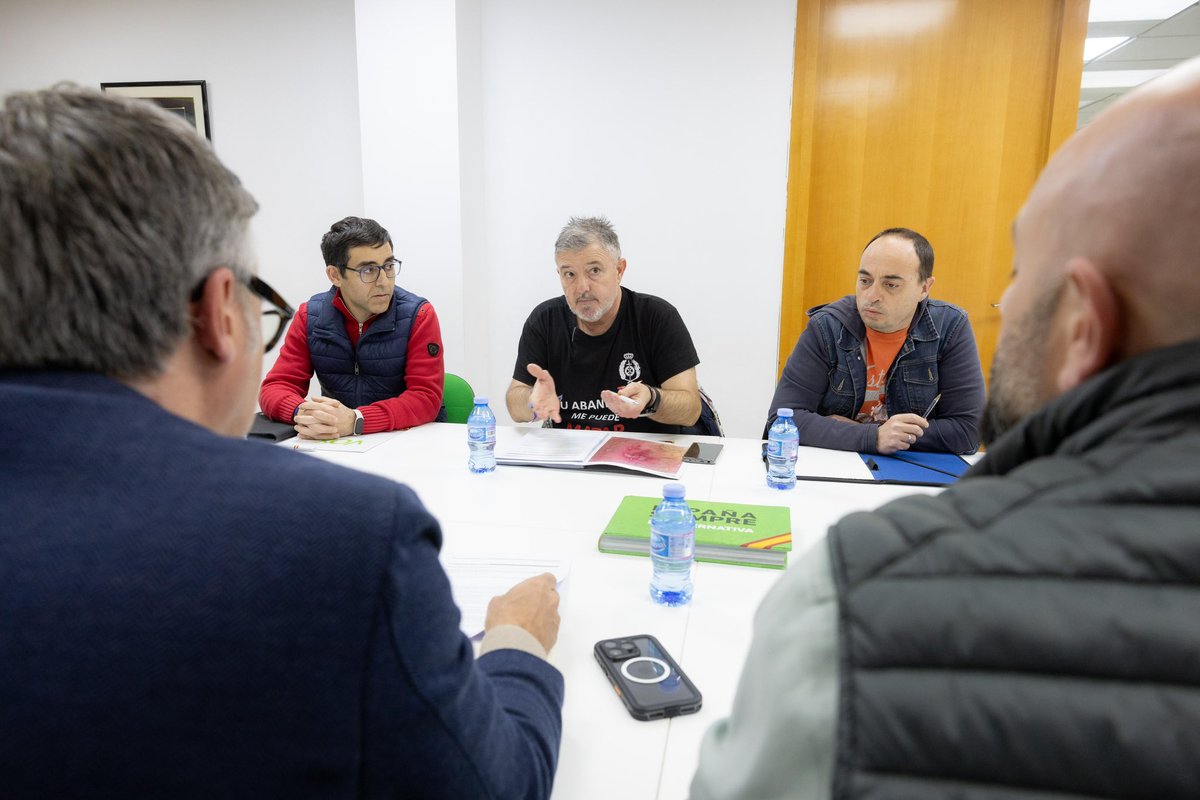 VOX Almería tweet media