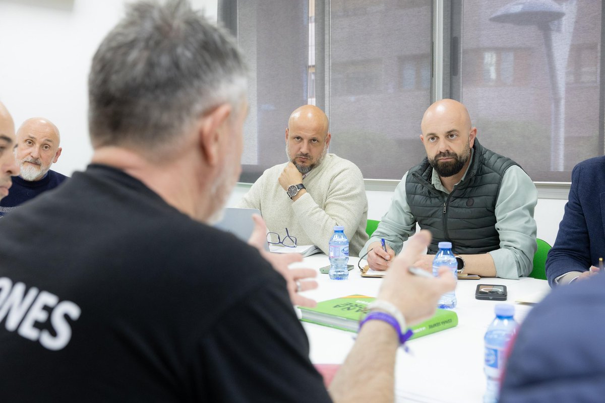 VOX Almería tweet media