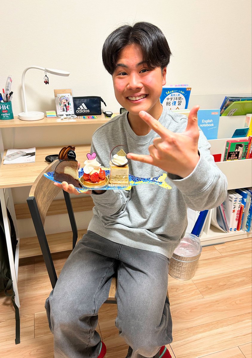 第１志望校を合格できました😁🤟
自分の学力より上の高校を目指し、
諦めずに勉強を頑張った成果です❗️

釣りで培った🎣
諦めずに挑み続けて釣果を上げる🤣

さすがはるか君でしたぁ㊗️

応援してくれた皆さん
本当にありがとうございました🙇