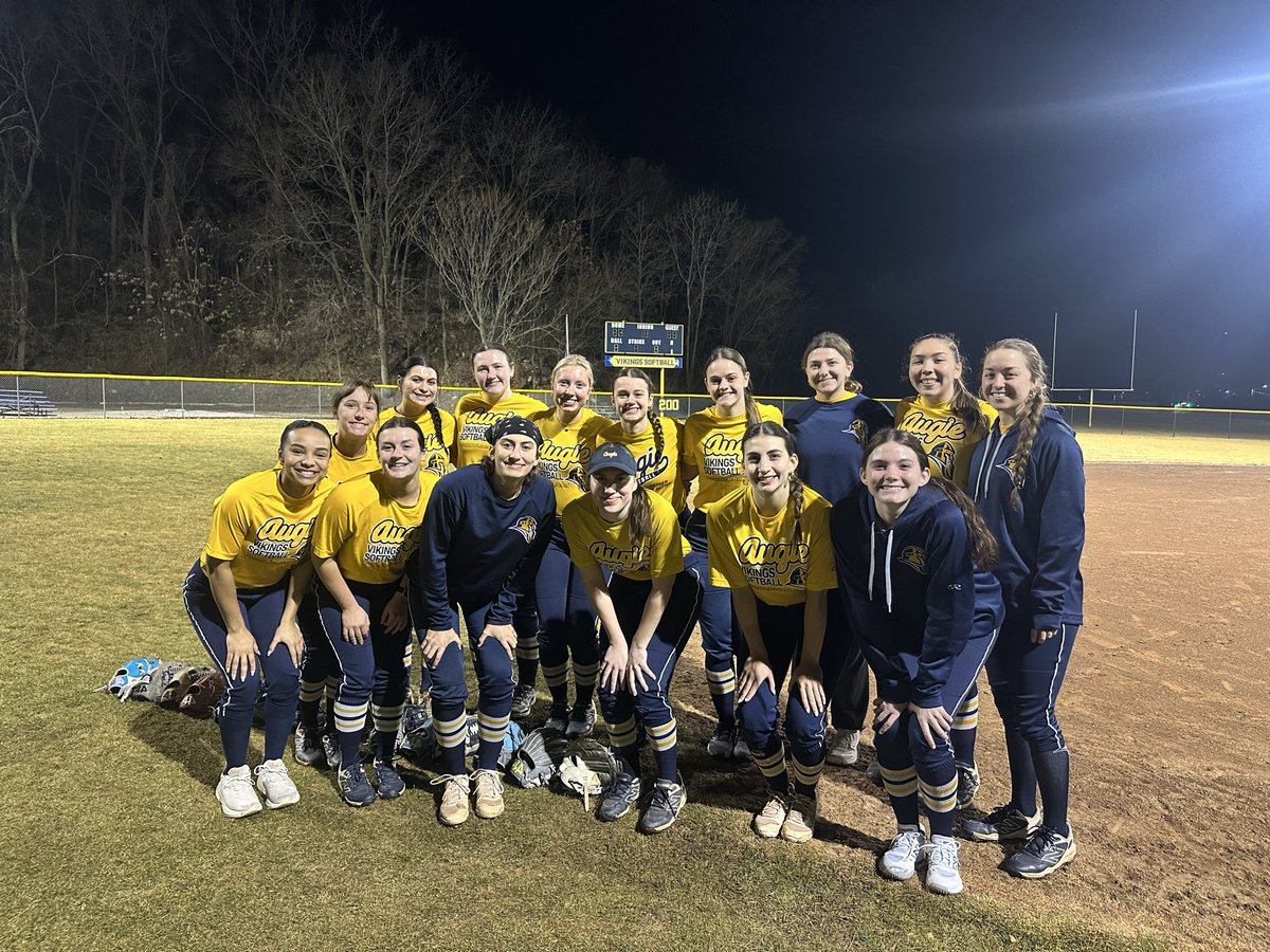 Augustana Softball tweet media