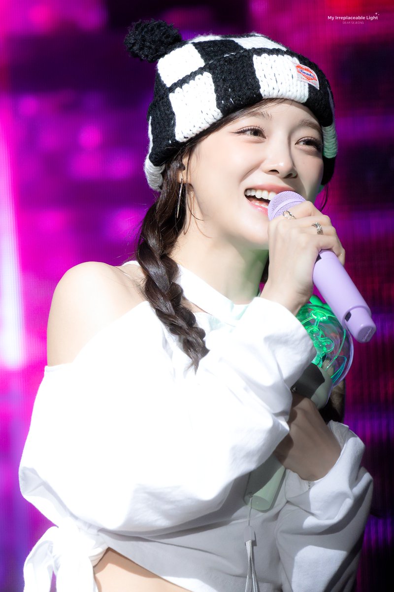 My Irreplaceable Light ✨ tweet media