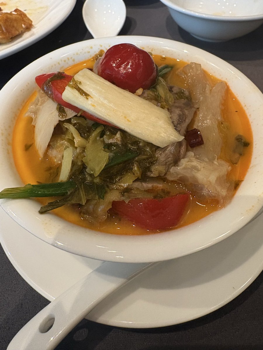 Beatrix Holland tweet media