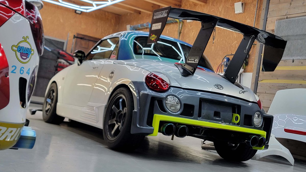 CTACも終わったので
フロントにJ's s2000用アンパネを
インストール
リアはお馴染みの部品で
エアロ関係をアップデート
キメラと化したコペンと成りました