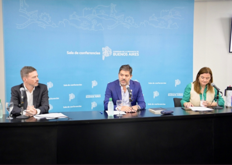 AgenciaComBA's tweet photo. 📍 La Provincia avanza con la sala de tres obligatoria y apunta a cobertura total en inicial

https://t.co/C8J3K787JI

@Kicillofok @CostaAugusto9 @BAProvincia @EstelaEDiaz @Carli_Bianco #AxelKicillof #EstelaDiaz #CarlosBianco #AugustoCosta #ComBA #vacunaantigripal https://t.co/6RbzEVLgC2