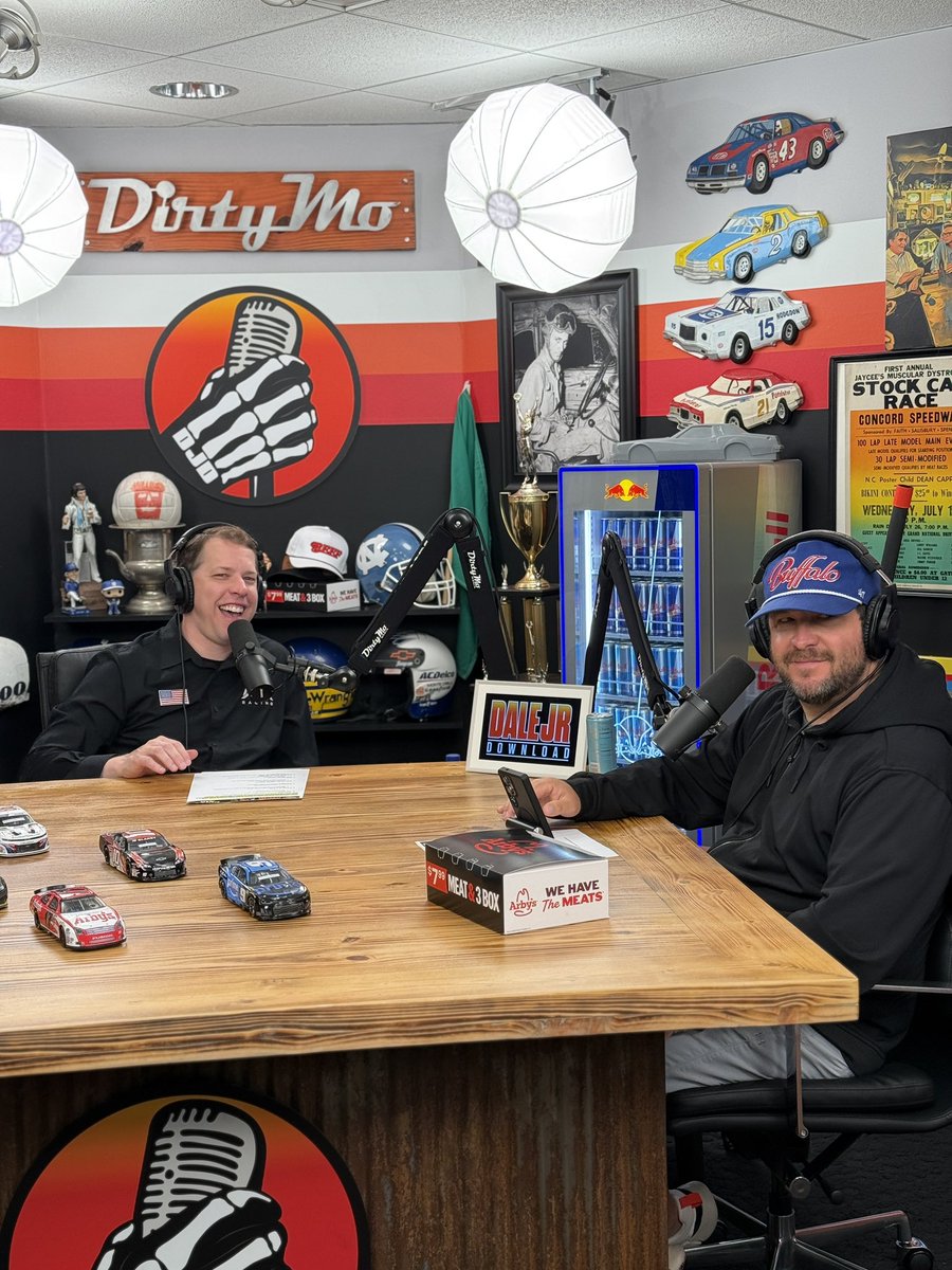 Dirty Mo Media tweet media