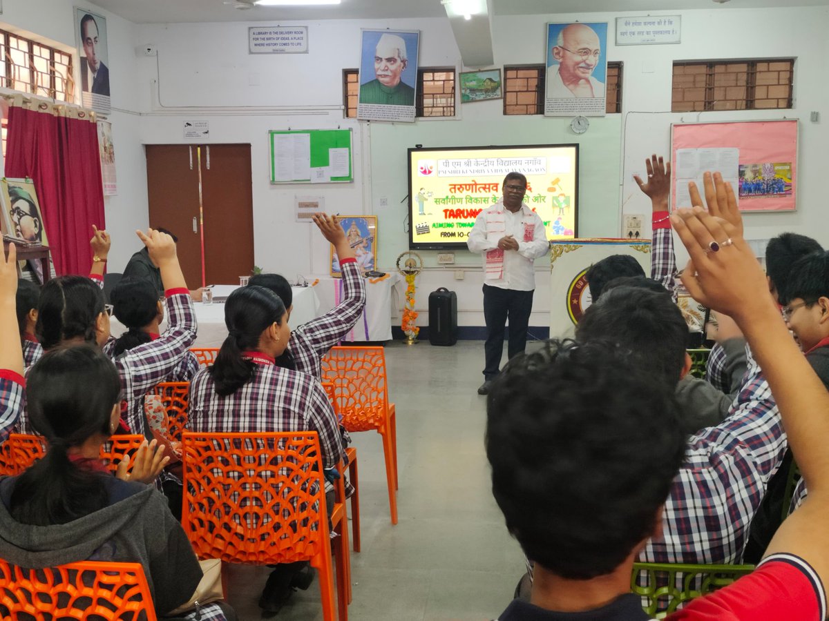 KV_Nagaon's tweet photo. During *TARUNOTSAV 2026* an interactive session was held with Mr Samir Das, a renowned Charter Accountant from Nagaon. He interacted with students on *Studying Commerce and Future Prospects*.
@GuwahatiKvs 
@KV_Nagaon 
@EduMinOfIndia https://t.co/9fBlEo83In