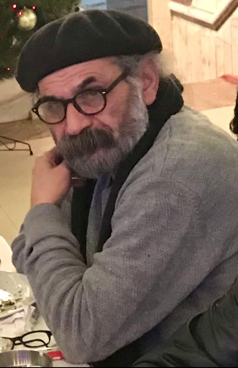KevokMizgin's tweet photo. Mixabin û sed korahî, îro bayê xemgîniyê pêrgî dara helbesta Kurdî hat. Pela helbestvan Ehmed Huseynî, mîrê helbestê, li Swêd ji dara jiyanê hilqurmiçand.Oxur be ji te re, mîrê helbesta Kurdî.Tu dê her tim di dilê me de bijî. Rêya te rêya buhiştê be. Oxur be... https://t.co/hMdhyJiKae