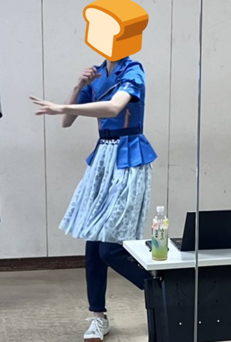 こんばんは！
#北大ラブライブ 矢澤にこ役の くぬーでる と申します。

恵迪ライブまであと7日、

北大に来て1年で得たものを出しきり、　

1年生として新しい風を吹かせ、盛り上がるライブをつくりあげていきます！

(※画像の衣装は本公演と関係ありません)