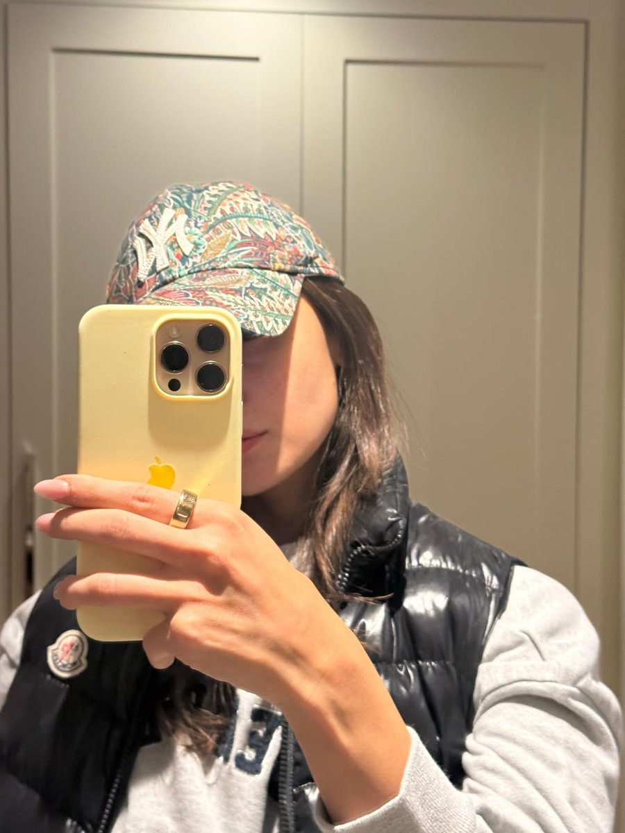 hourly Alia tweet media