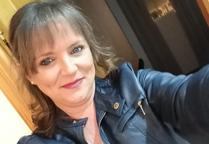 #LasMujeresQueFaltan
Eva María Aza Montes de Oca, de 46 años, gaditana y madre de dos hijos de 18 y 13 años, se había separado de su anterior pareja. Había trabajado como limpiadora en un hospital, después estudió un curso de materia sanitaria y trabajó en una clínica privada.