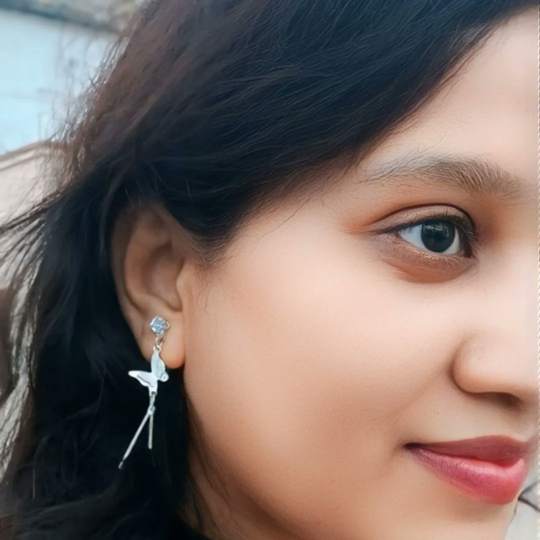 BeheraSameswari's tweet photo. ଯେଉଁ ଆଖି ଦେଖେ ଭଲପାଇବାକୁ
ପରକୁ ଆପଣା କରି,
ସେଇ ଆଖି ପାଇଁ ସାରା ଦୁନିଆଟା
ସୁନ୍ଦରତା ଯାଏ ଭରି...💔💔 https://t.co/5oSzO0SNen