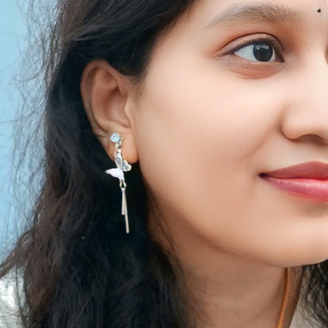 BeheraSameswari's tweet photo. ଯେଉଁ ଆଖି ଦେଖେ ଭଲପାଇବାକୁ
ପରକୁ ଆପଣା କରି,
ସେଇ ଆଖି ପାଇଁ ସାରା ଦୁନିଆଟା
ସୁନ୍ଦରତା ଯାଏ ଭରି...💔💔 https://t.co/5oSzO0SNen
