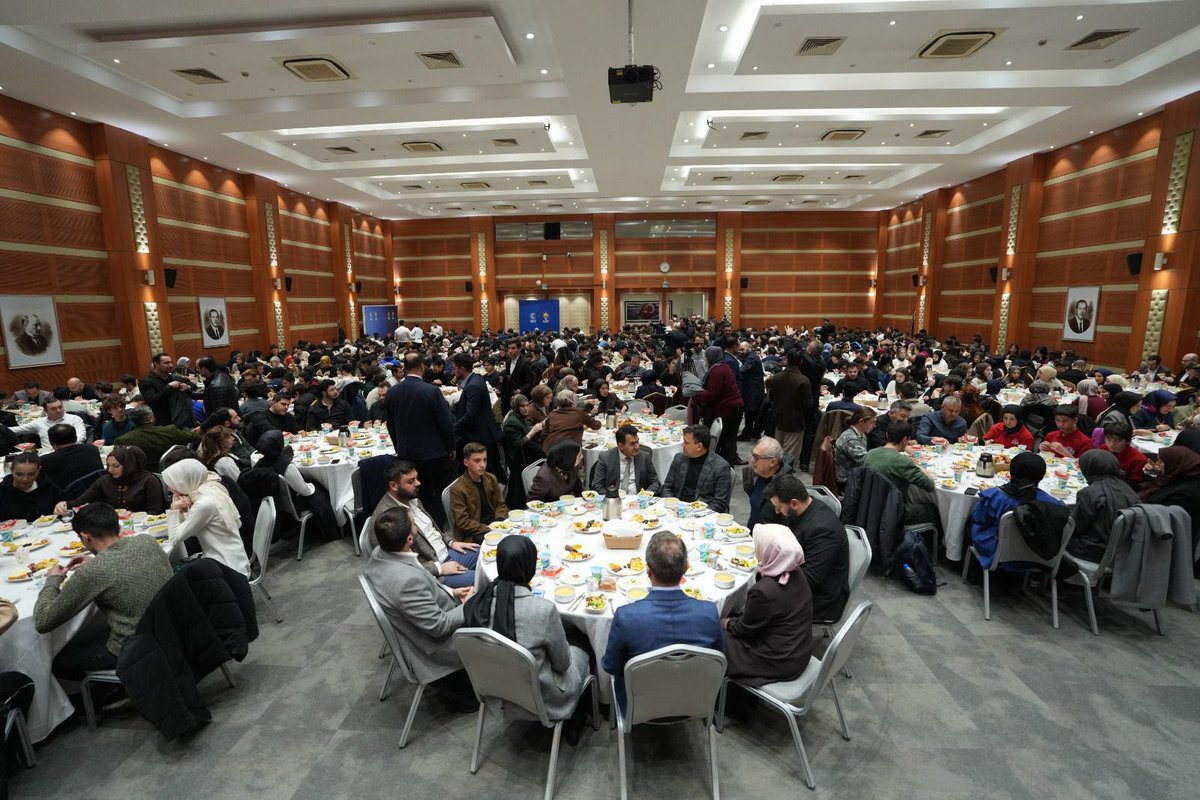 Bilgi ve İletişim Teknolojileri başkanlığımızın çalışmaları kapsamında; 

📌 "Genç Mucitler İftarı" programımızda, Türkiye’nin teknoloji serüvenine yön verecek yetenekli gençlerimizi ağırladık.

Gençlerimizin vizyonu ve projeleriyle gurur duyuyor, çalışmalarında başarılar