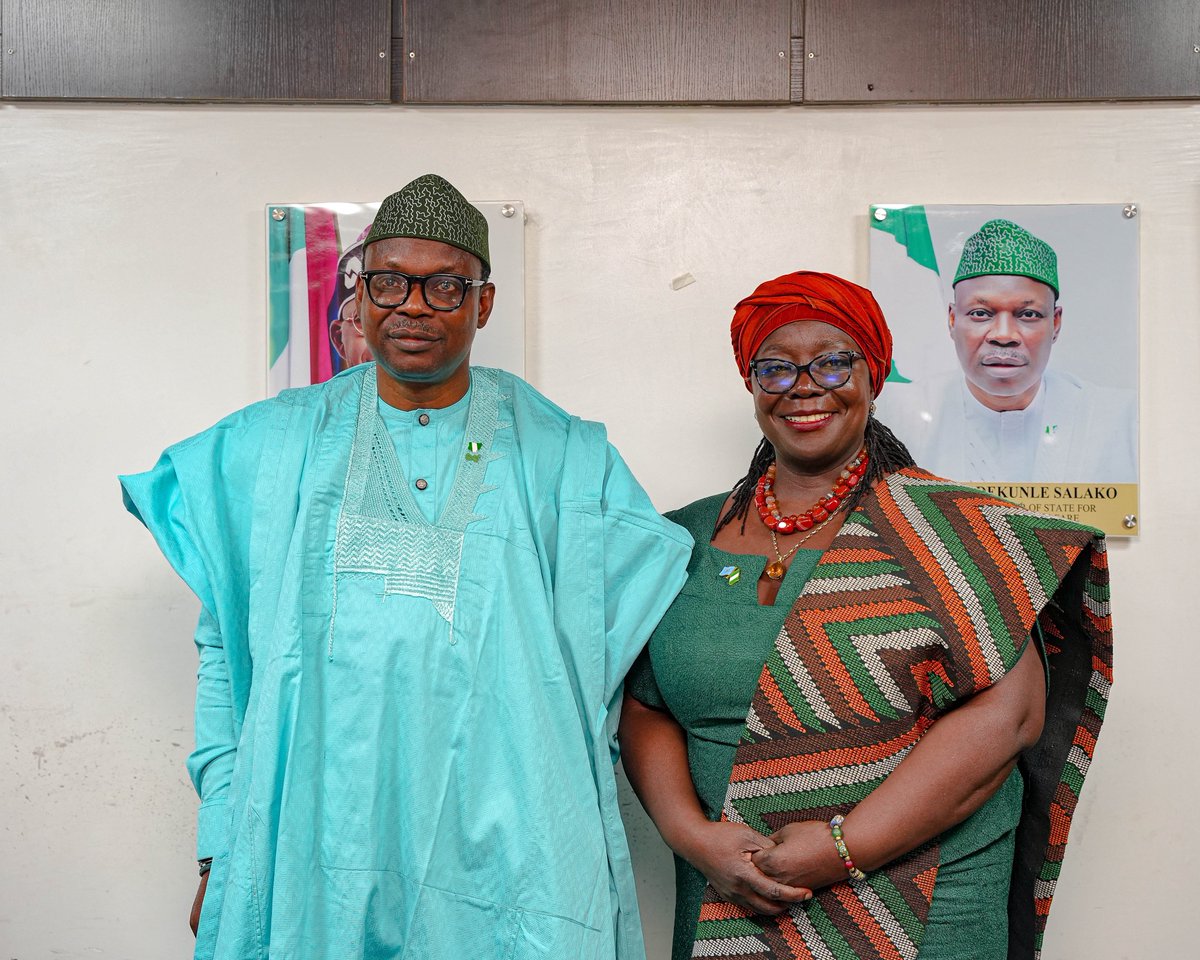 UNDPNigeria's tweet photo. Strategic partnerships are key to building resilient healthcare systems in Nigeria.

In a meeting with the Minister of State for Health, Dr. Iziaq Adekunle Salako, our Resident Representative, @ElsieAttafuah discussed advancing the Energy–Health Nexus. Following last year’s Conference on Power and Health, we welcome the President’s approval of the National Roadmap for Health Facilities Solarization.

The initiative targets solarizing 30% of healthcare facilities by 2030, ensuring reliable energy for essential services. 

@UNDP is proud to support this effort through the Steering Committee and ongoing energy diagnostics across states.
Reliable energy powers life-saving care.