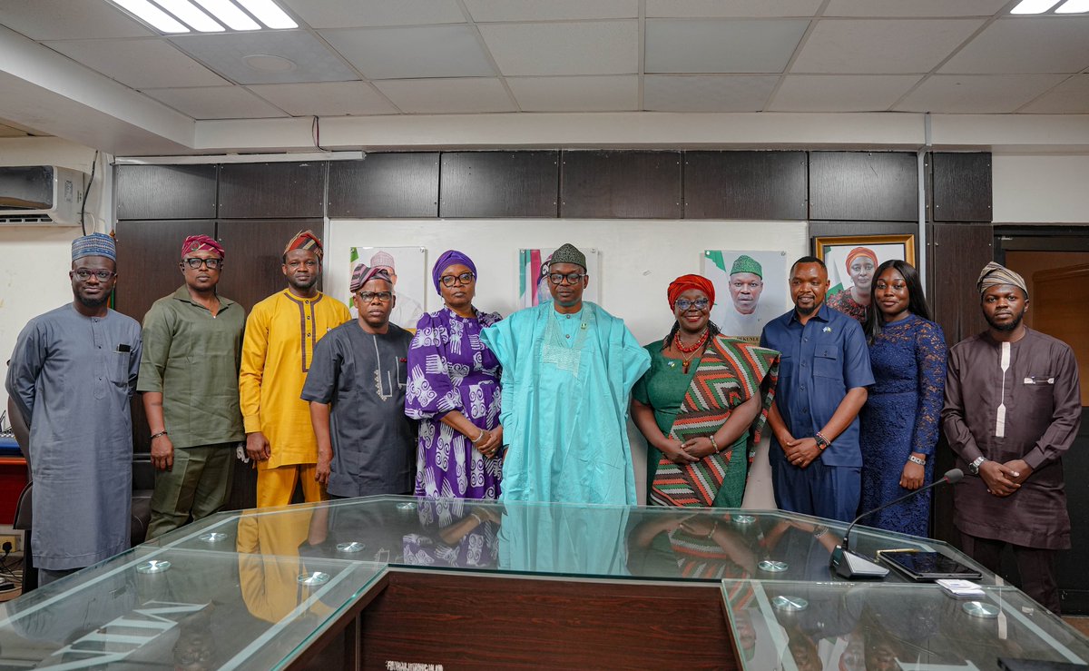 UNDPNigeria's tweet photo. Strategic partnerships are key to building resilient healthcare systems in Nigeria.

In a meeting with the Minister of State for Health, Dr. Iziaq Adekunle Salako, our Resident Representative, @ElsieAttafuah discussed advancing the Energy–Health Nexus. Following last year’s Conference on Power and Health, we welcome the President’s approval of the National Roadmap for Health Facilities Solarization.

The initiative targets solarizing 30% of healthcare facilities by 2030, ensuring reliable energy for essential services. 

@UNDP is proud to support this effort through the Steering Committee and ongoing energy diagnostics across states.
Reliable energy powers life-saving care.