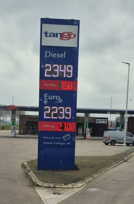 Hoelang houdt de transportsector dit vol?

De dieseltoeslag is niet vanzelf sprekend voor elke transportondernemer, en het is een druppel op een gloeiende plaat, dus wanneer laat de sector iets van zich horen? met mogelijke acties?