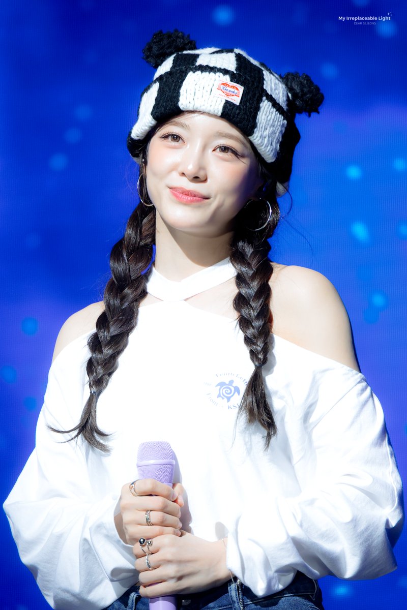 My Irreplaceable Light ✨ tweet media