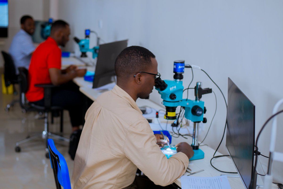 IckJournalism's tweet photo. Kabgayi Eye Unit trains surgeons on ophthalmic emergencies

Read the full story here👉https://t.co/qhHPTDrwEP https://t.co/WvO4P99v9f