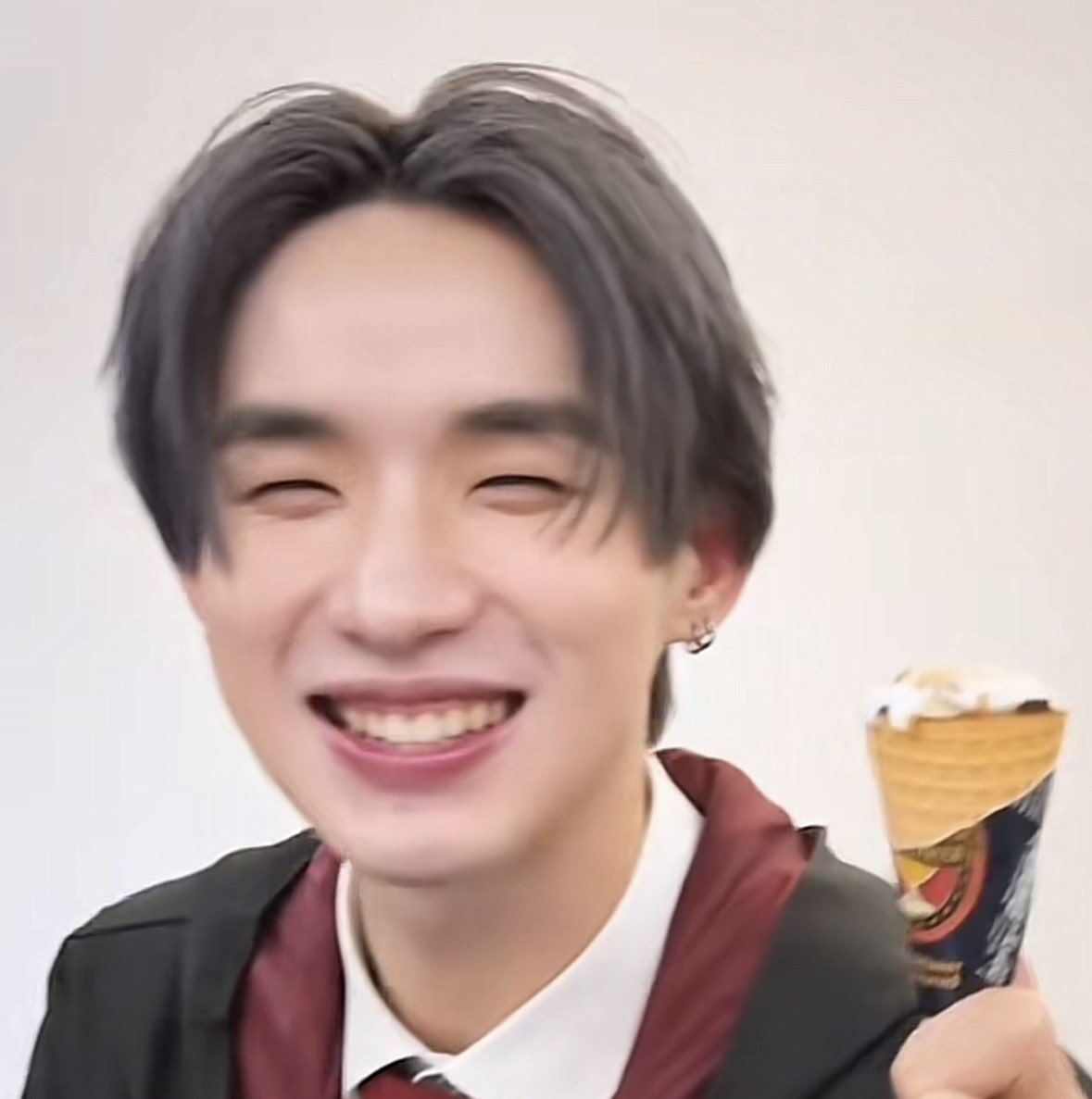 Mayjibii tweet media