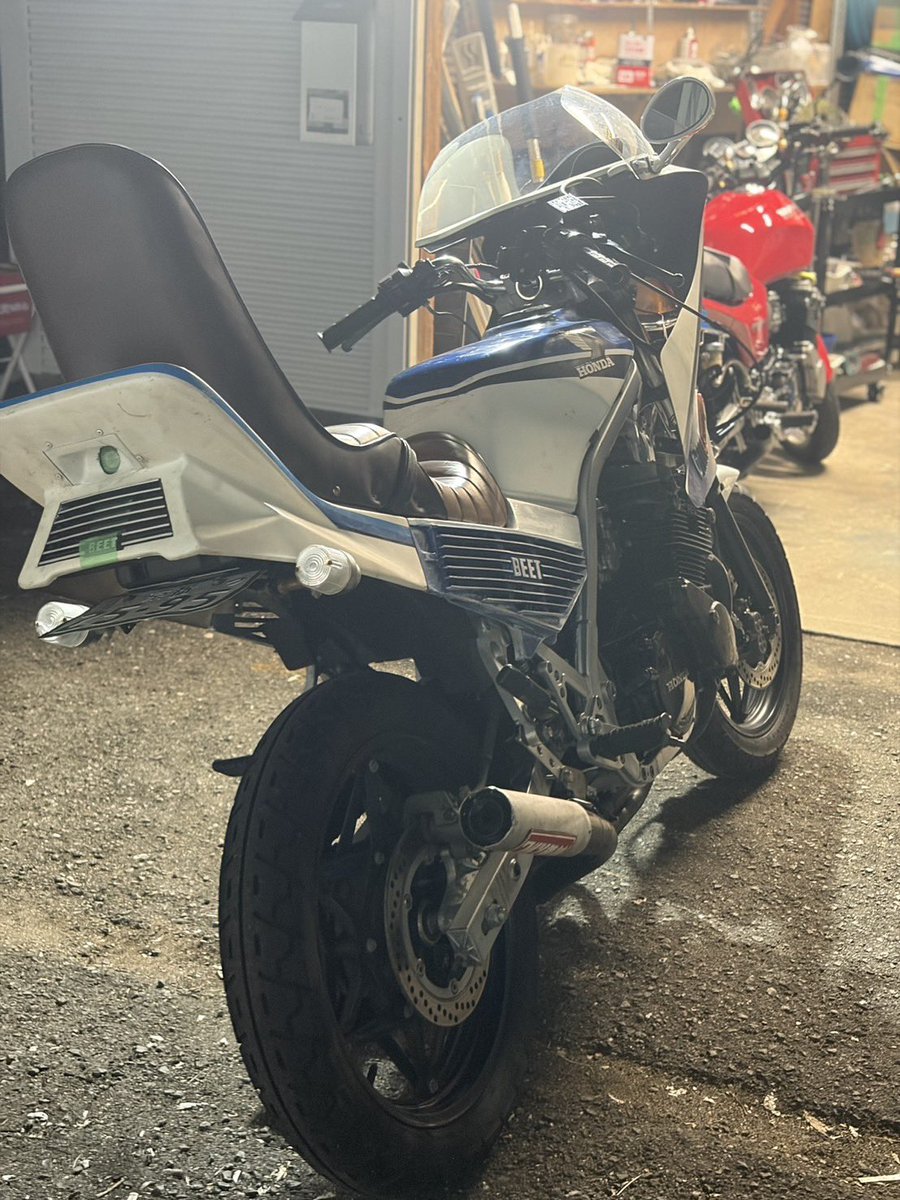 daichi02310033's tweet photo. CBR400F売ります
185万‼️
#cbr400f売ります https://t.co/xnYsdjIGzk