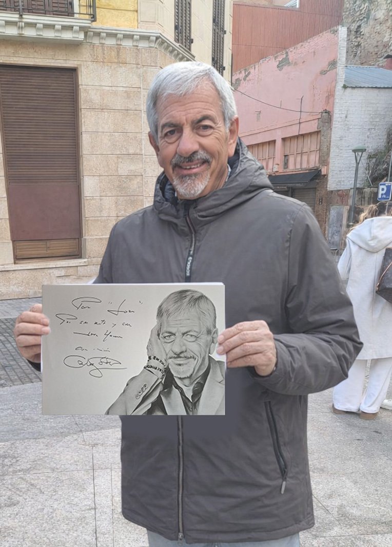 LeonDraw1011's tweet photo. Retrato de @carlos_sobera

Dibujo en A3 a lápiz, trabajando con esfuminos para las sombras y goma para los brillos, buscando el mayor realismo posible.
Un placer poder entregárselo el pasado 8 de marzo en Tarragona durante Inmaduros.

#art #artists #tv #drawingart #drawing https://t.co/aTheDTK6fA