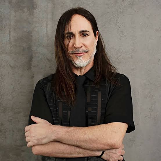 PilloleCult's tweet image. Oggi sono 60 anni… incredibile #ManuelAgnelli 🎶
Fondatore degli #Afterhours e presenza scenica assoluta (anche fuori dal palco), uno dei nostri preferiti di sempre.
Da Germi e Hai paura del buio fino alla carriera solista, vi piace la sua musica, #cultisti ?
@pillolerock