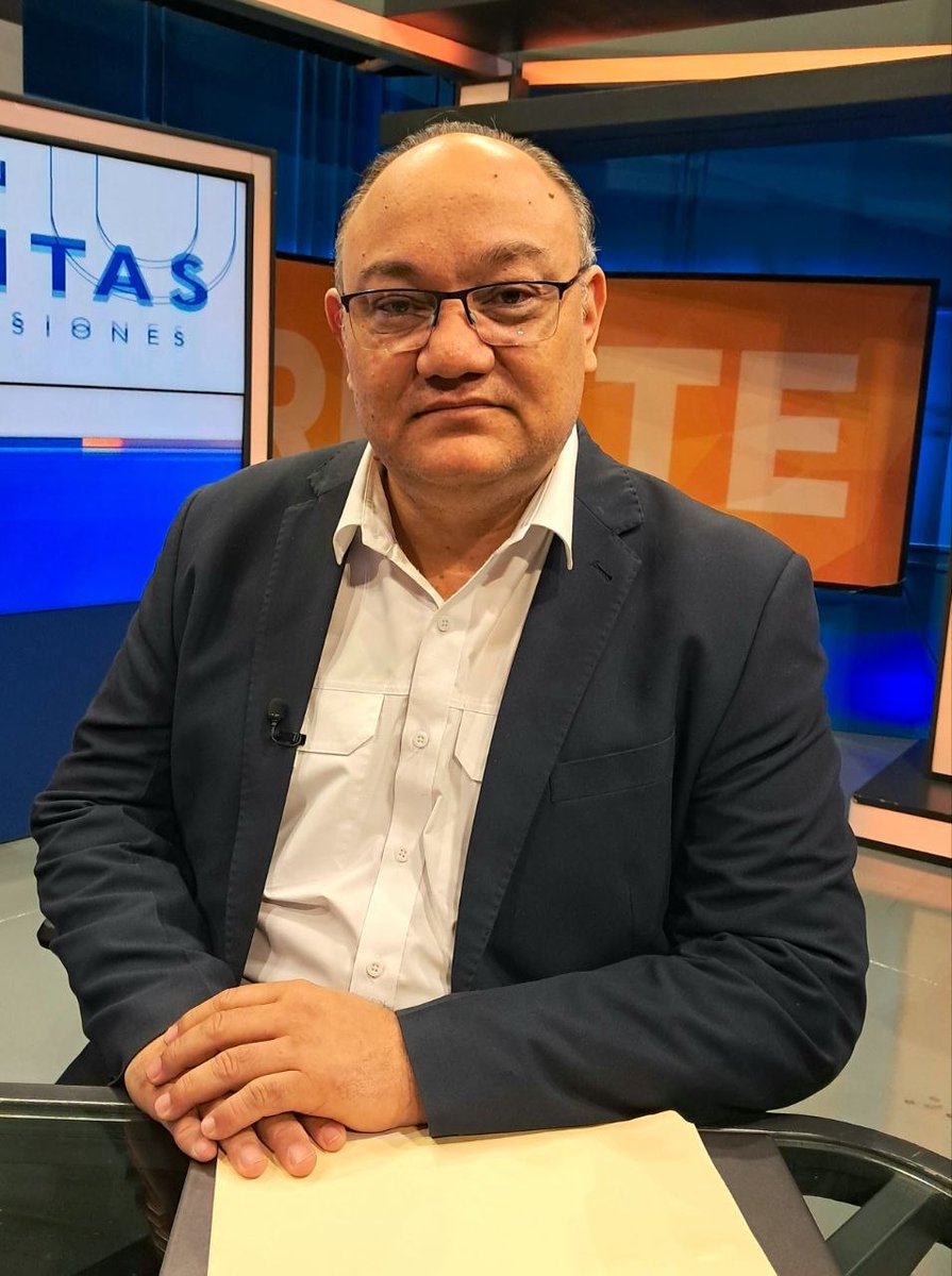 Hugo Mayorga, director legal de MOVES: "La carga vehicular de nuestro país ya superó el límite de la infraestructura, ya no cabemos, literalmente. En la actualidad tenemos 2 millones 46 mil vehículos circulando a esta fecha (1/2)