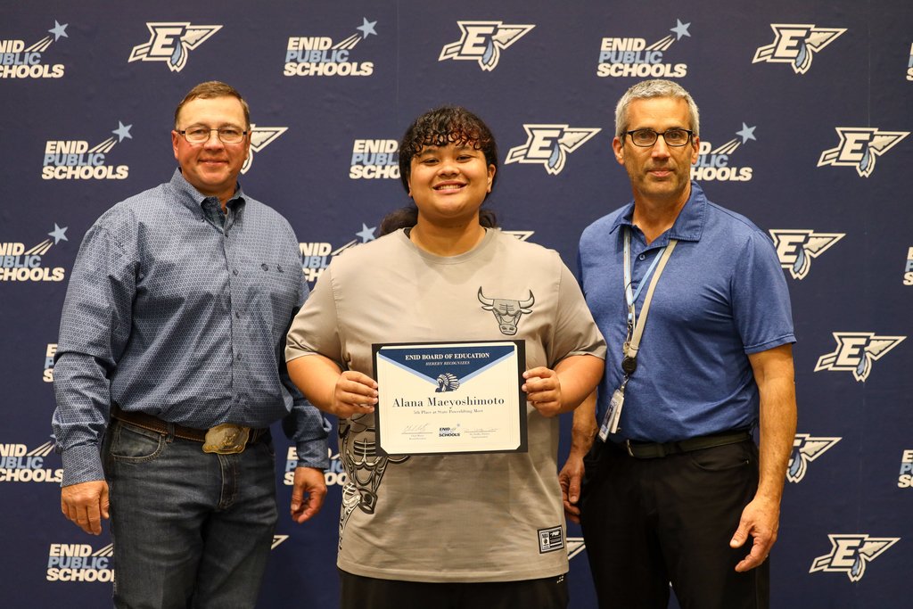 enidhigh580's tweet photo. Congratulations to Alana Maeyoshimoto for placing 5th at State Powerlifting Meet! We are so impressed!!! https://t.co/pTKcXMNXlg