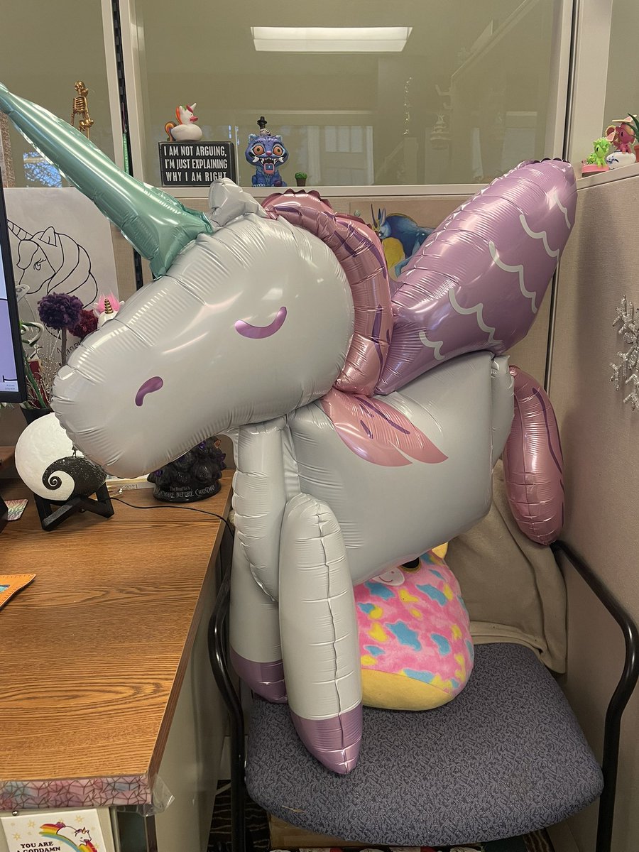 Just Erin 🍷🦄 tweet media