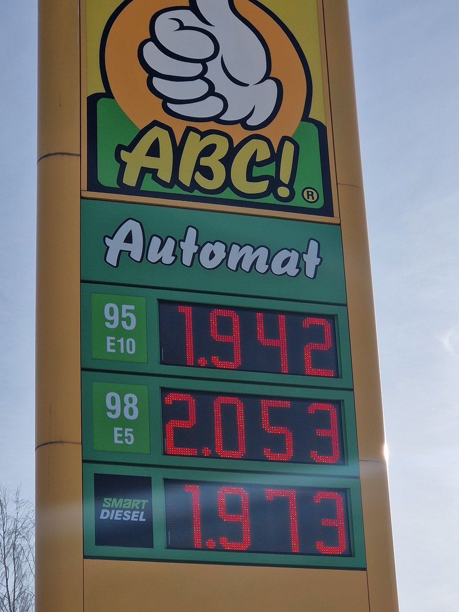 Kinnunen_Jouko's tweet photo. Tässä tämän päivän dieselin hintaero Sotkamon ja Kuhmon välillä. Hintaero on huomattava ja tätä on jatkunut jo vuosia. #maakunta #sryhmä 😡 https://t.co/x0Nv4xOqnz