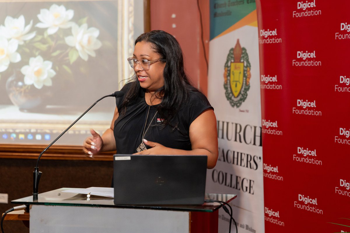 DigicelFdnJA's tweet photo. For over 60 years, Church Teachers’ College has been shaping Jamaica’s education landscape by producing quality teachers across disciplines. We’re proud to hand over a Smart Lab that will further enhance teacher training through advanced technology and innovation. #SmartLab https://t.co/235RCHHUM4