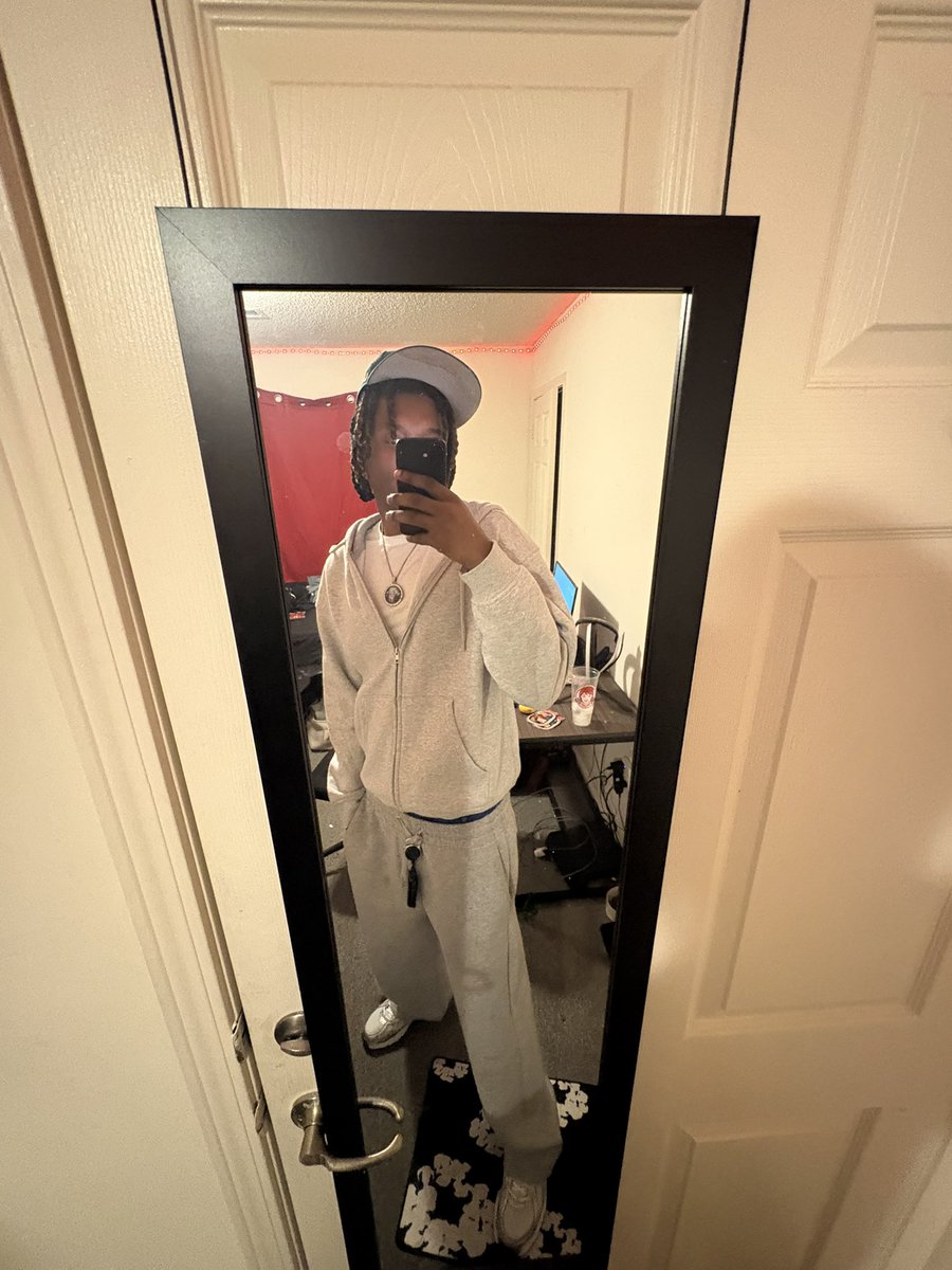 noluhjayy's tweet photo. https://t.co/bL94QKqOr7