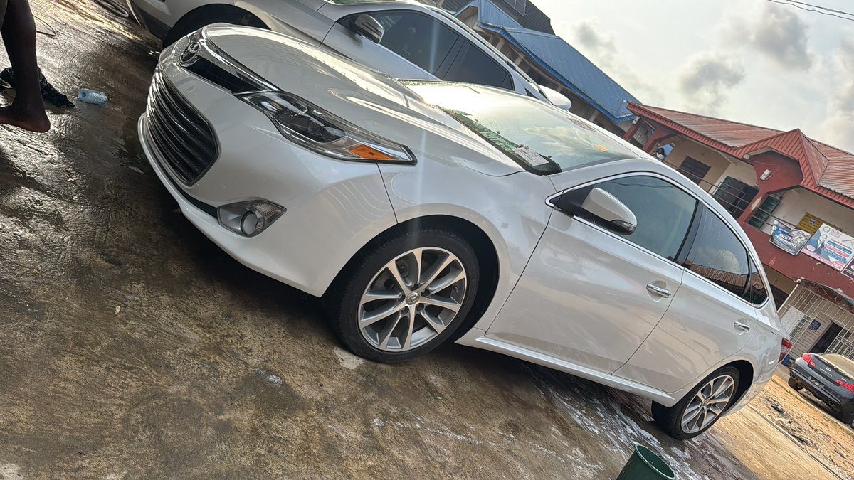 Premium 💫 

Toyota Avalon 2014 XLE Premium edition 

N18.5M