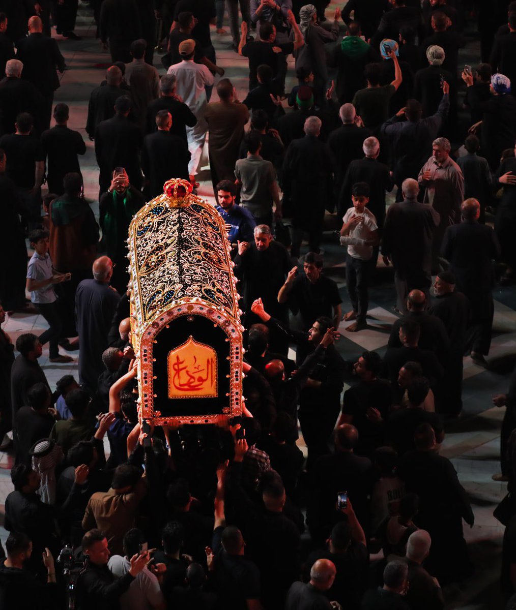 سلام اُس امام پر جسکی حالت نماز میں جاۓ نماز ، داڑھى اور چہرہ خون سے تر تھا💔
الھم لعن قتلت الامیرالمومنینؑ
#شہادت_علی_المرتضٰی