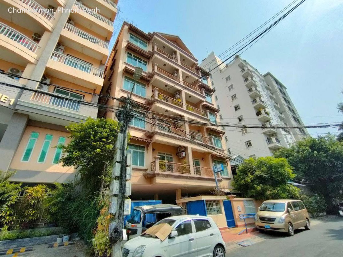 🔊 Building For Sale 
♦️ Location: Toul Tom Pong 
♦️ Land Size: 15m x 25m 
♦️ Building Size: 13m x 20m (6Floor)
💰 Asking Price: 1,400,000$