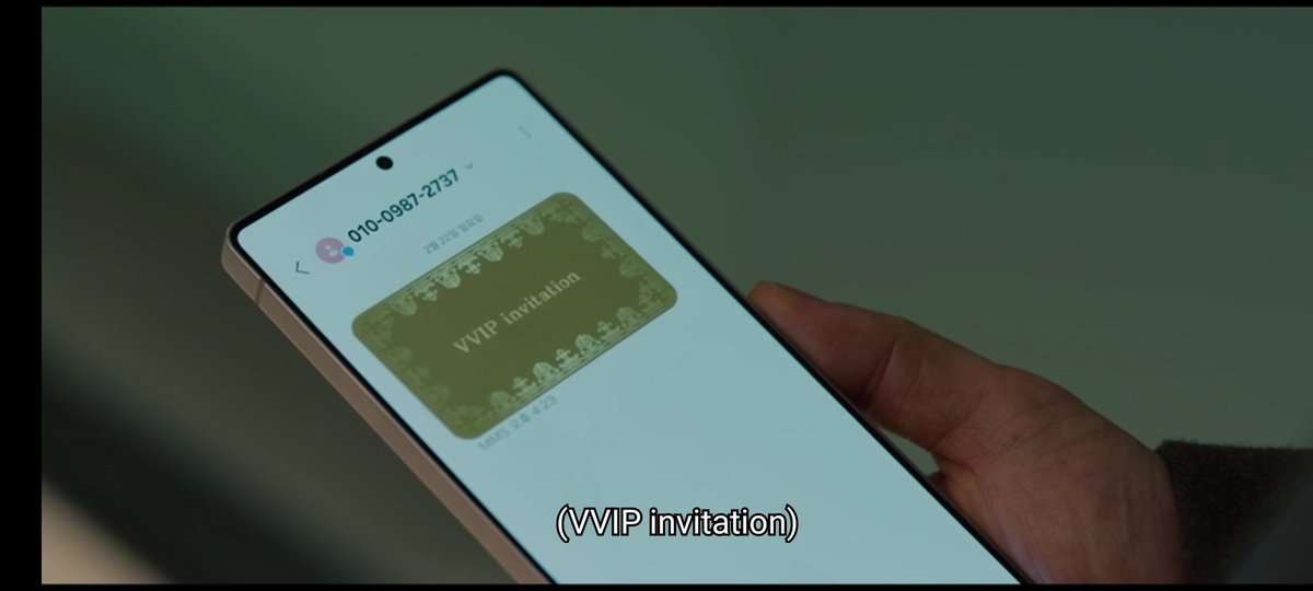 kdramacokr's tweet image. #HonourEp12 ending: 

-baek taejoo vanished, deleted all of his traces. nobody knew his whereabouts.

-that old hag got another vvip invitation(?) which most likely similar to connect😔

- a possible new case..?

idk it feels like they're hinting for s2 but let's see..
#Honour