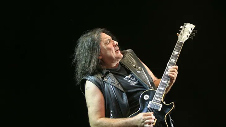 musimerides's tweet photo. En 1950 nace la leyenda del rock y el blues argentino Norberto Aníbal Napolitano, Pappo. En su carrera, formó parte de proyectos fundacionales como Los Gatos, Pappo's Blues, Riff, Los Abuelos de la Nada, entre otros. En 2005 falleció a los 54 años en un accidente automovilístico. https://t.co/BpiuscUKfx