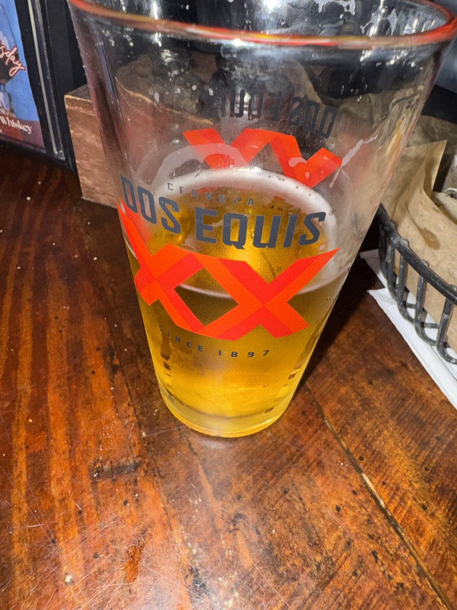 DallasMadeCraka's tweet image. Split the X at lunch but all I could think about was my Ex wife splitting from me #ComeBack #StillWould