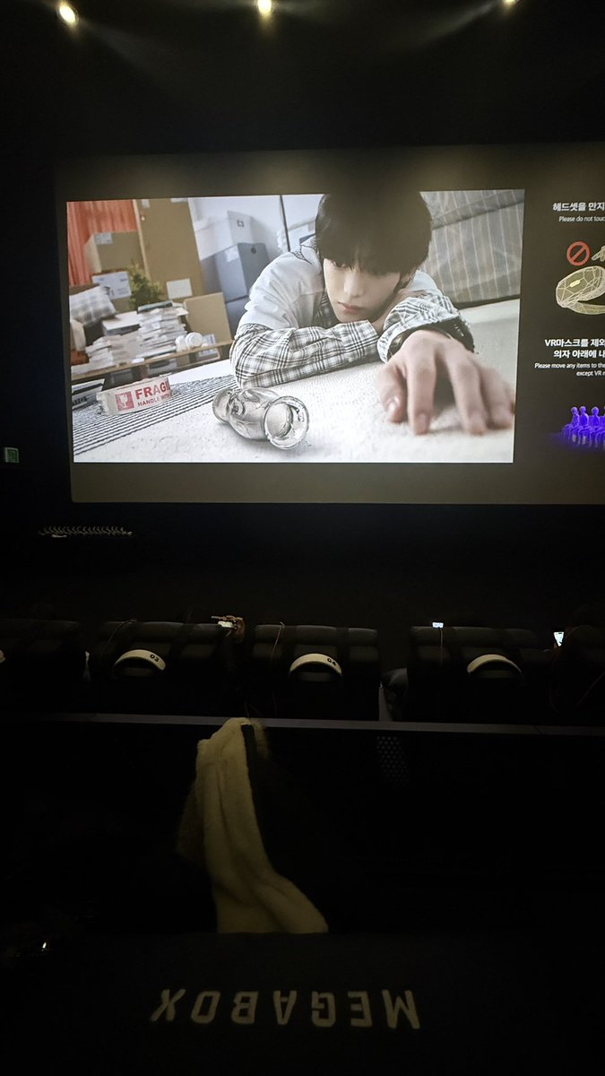 알이 tweet media