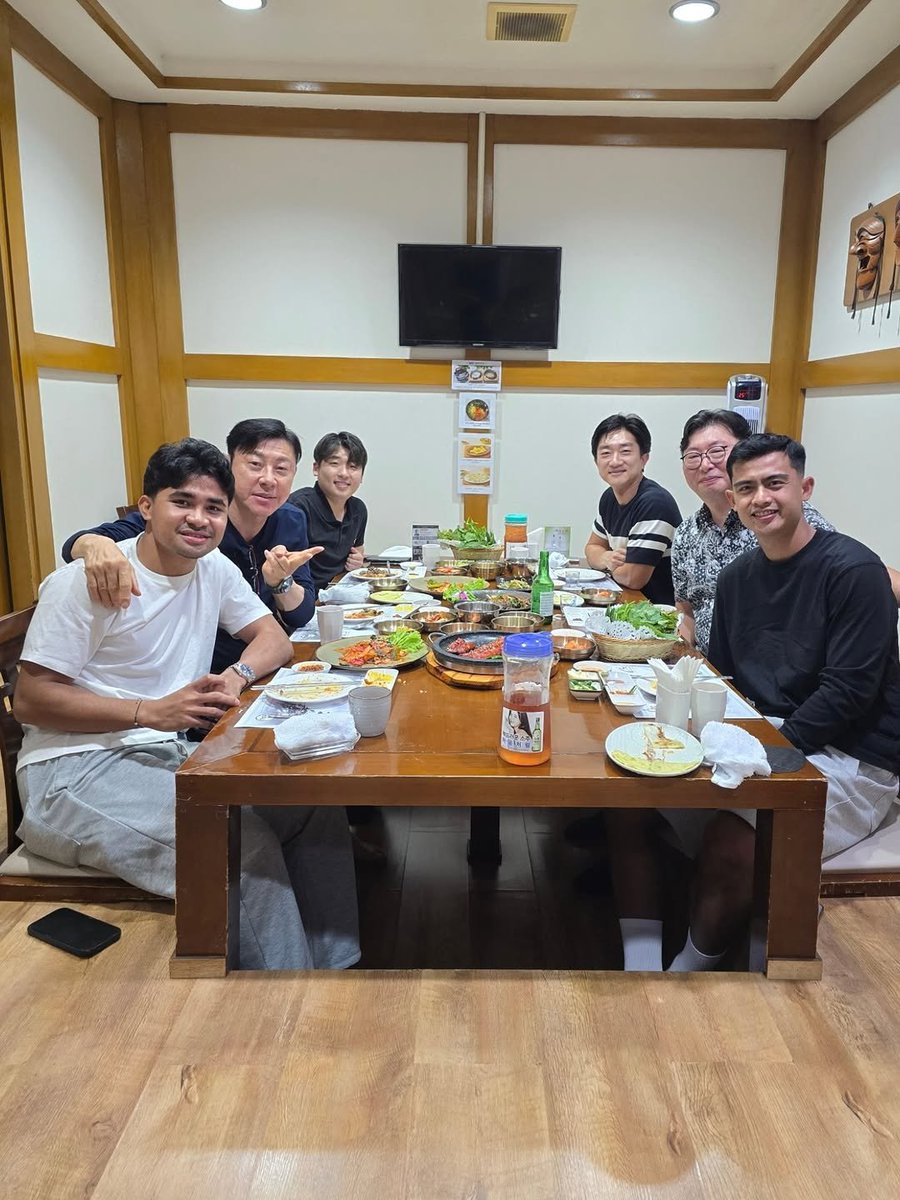 Coach Shin Tae-yong reunites with his ex-Timnas players ❤️