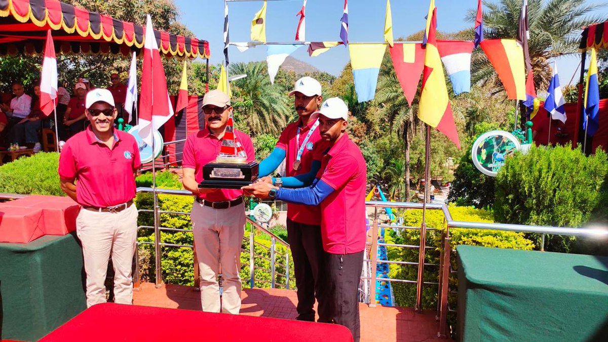 UBArea_IA's tweet photo. ⚓ SAPPERS CONQUER THE WATERS! GOLDEN KEY DIVISION STRIKES GOLD! 🥇
Precision. Power. Pride.
The unstoppable #GoldenKeySappers of #GoldenKeyDivision dominated the Sailing Regatta 2026 at Army War College, Mhow, proving once again that soldiers who conquer land can command the waters too! 🌊⚓
Competing fiercely against 20 elite teams, the Sappers delivered a masterclass in endurance, coordination and grit:
🥇 Gold – Sailing
🥈 Silver – Sailing
🥈 Silver – Kayaking (Singles)
Their stellar performance earned them the prestigious Sailing Trophy from the Chairman BWTA, AWC — a testament to unmatched seamanship and teamwork. 🏆
From battlefields to regattas, the message is clear:
Where Sappers compete, excellence follows.
Skill. Speed. Spirit.
The Sappers don’t just participate — they dominate. 💪🇮🇳
⚓ जल पर भी सैपर्स का परचम — गोल्डन की डिवीजन ने जीता स्वर्ण! 🥇
साहस। कौशल। विजय।
#GoldenKeyDivision के वीर #GoldenKeySappers ने Army War College, Mhow में आयोजित Sailing Regatta 2026 में शानदार प्रदर्शन कर जल क्रीड़ा में भी अपनी श्रेष्ठता साबित कर दी। 🌊⚓
20 मजबूत टीमों के बीच कड़े मुकाबले में सैपर्स ने अनुशासन, टीमवर्क और अदम्य जज्बे का परिचय देते हुए शानदार उपलब्धियाँ हासिल कीं:
🥇 Gold – Sailing
🥈 Silver – Sailing
🥈 Silver – Kayaking (Singles)
उनकी उत्कृष्ट क्षमता और सामूहिक समन्वय के लिए टीम को Chairman BWTA, AWC द्वारा प्रतिष्ठित Sailing Trophy से सम्मानित किया गया। 🏆
संदेश साफ है—
जहाँ सैपर्स उतरते हैं, वहाँ जीत तय होती है।
धरती हो या जल,
भारतीय सेना का जज्बा हर मोर्चे पर अडिग है। 💪🇮🇳
#IndianArmy #SuryaCommand #GoldenKeyDivision #GoldenKeySappers #SailingRegatta #ArmyWarCollege #उत्कृष्टता #TeamSpirit #Victory #ArmyPride #जयहिंद
@adgpi @panchshulpulse @PRODefDehradun @suryacommand @IbexRadioTarana @radioibextarana @voiceofspiti @PoohCrs8913 @ProDefLko @SpokespersonMoD @DefMinIndia