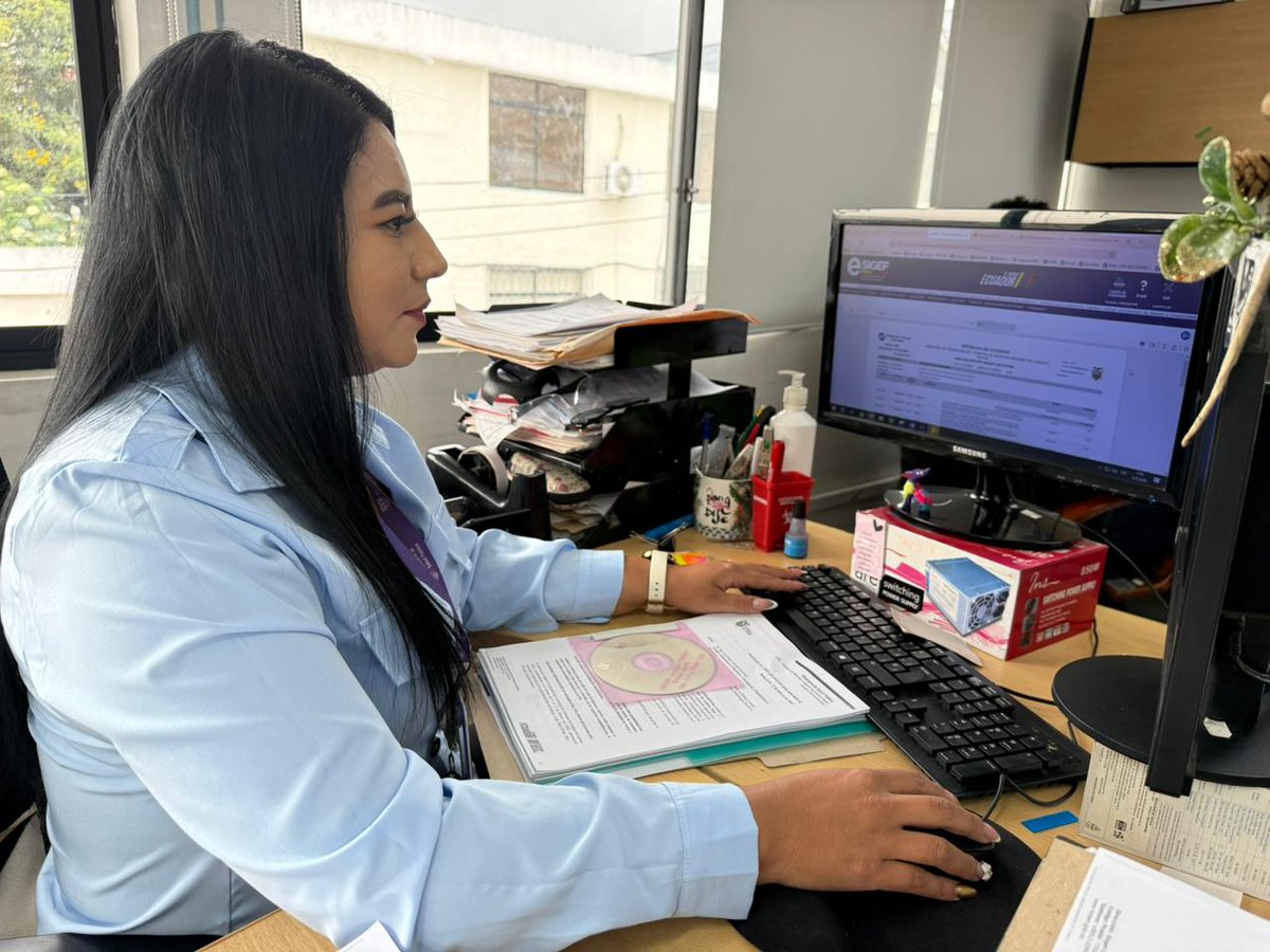 HospAdultoMayor's tweet photo. En el #HAIAM el Área de Contabilidad, parte de la Gestión Financiera y con la Mgs. Jessica Godoy, garantiza el control, registro y análisis de los procesos contables, ingresos, egresos y documentación institucional, fortaleciendo el uso de los recursos para una atención digna. https://t.co/Xh168J9HV2