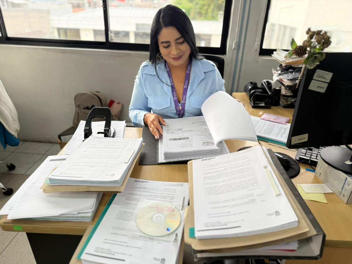 HospAdultoMayor's tweet photo. En el #HAIAM el Área de Contabilidad, parte de la Gestión Financiera y con la Mgs. Jessica Godoy, garantiza el control, registro y análisis de los procesos contables, ingresos, egresos y documentación institucional, fortaleciendo el uso de los recursos para una atención digna. https://t.co/Xh168J9HV2