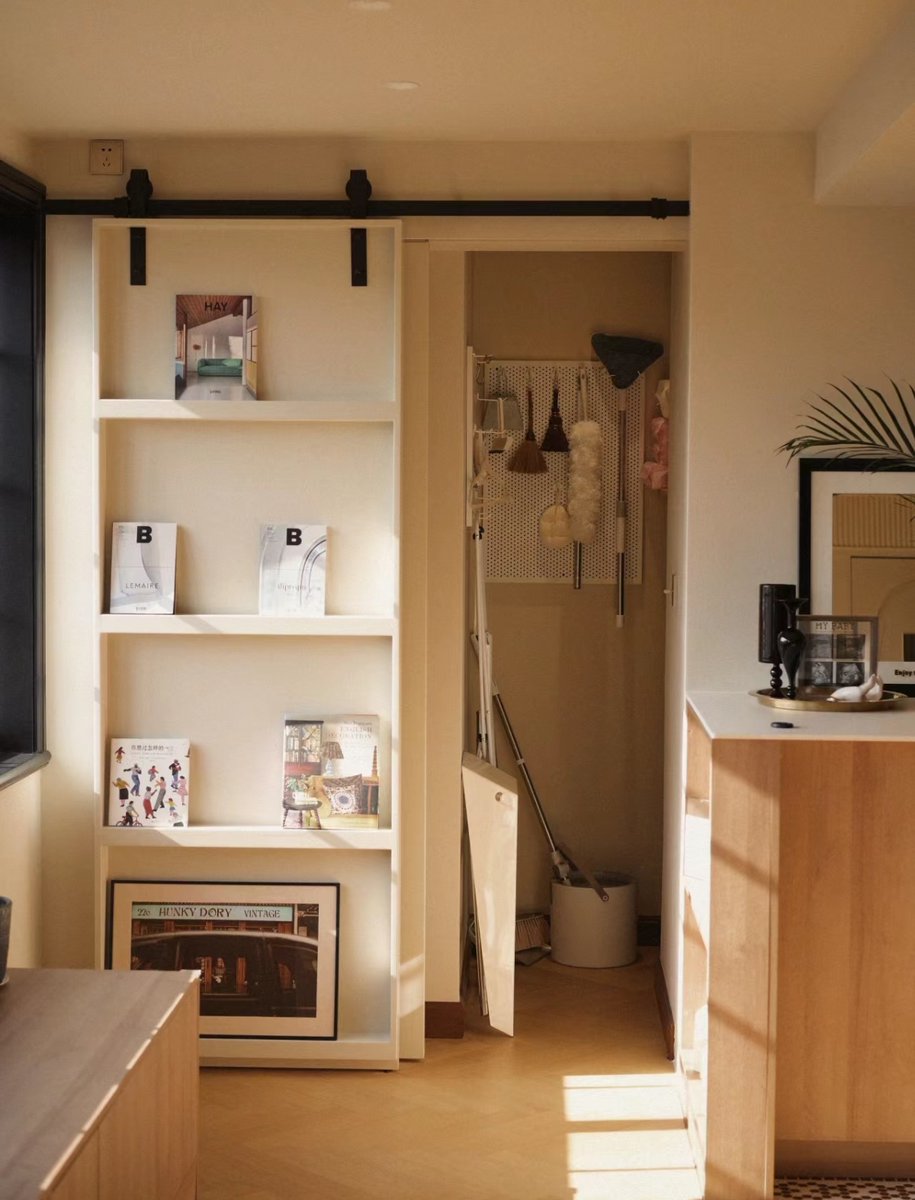 Alyson059621880's tweet photo. "Spring clean your old stuff—donate what’s useful, repurpose what’s charming, and let go lighten your space (and mood)!  #OldItemSorting #DeclutterWithPurpose" https://t.co/znL7QPtFzZ