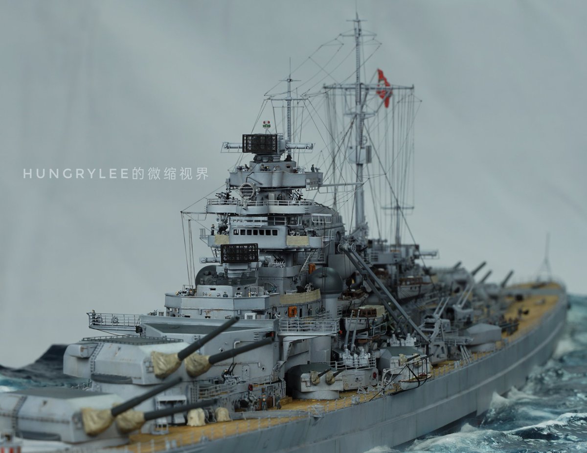 lee_hungry's tweet photo. The 1/350 Bismarck俾斯麦（Tamiya）which I made in 2018
#scalemodel #shipmodel  #Bismarck  #艦船模型 #模型製作  #模型 #戰列艦 https://t.co/IHFpPNFNHh