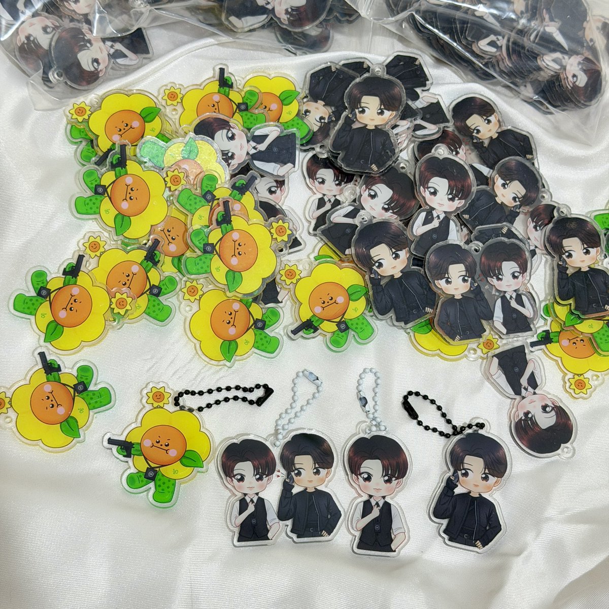 อหหหห giveaway ตอนไฟนอลพึ่งมาส่ง100ชิ้น เอาไปแจกรวมกับงานวันเกิดจุงเลยละกัน วันที่21 มารับกันด้วยนะคะ 🥹🥹