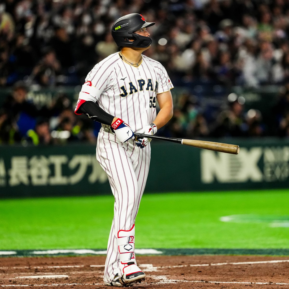 whitesox's tweet photo. starting the day off with a Mune moonshot 😤 https://t.co/EwnweFiDpX